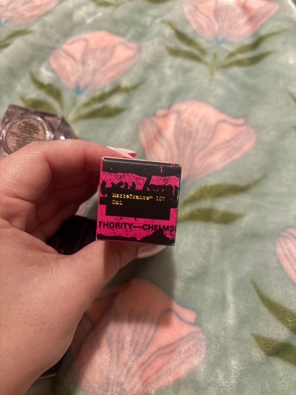 Luxury Makeup Bundle - Picture 3 of 5